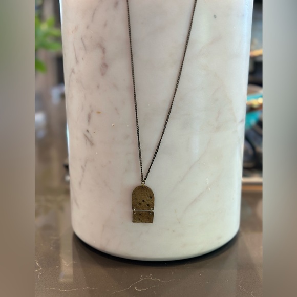 Handmade Brass Leo Symbol - Picture 2 of 2